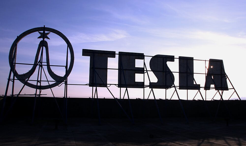 Kam sa hrabe Tesla s novou fabrikou v Berlíne na našu Teslu v Stropkove?